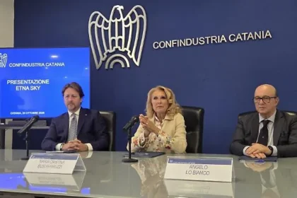 Etna Sky, la Sicilia lancia la sua compagnia aerea presentato il piano industriale a Catania