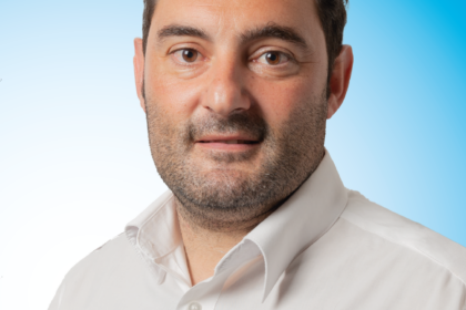 Gaetano Saltalamacchia lascia Forza Italia e costituisce il gruppo “Futuro Nazionale”.